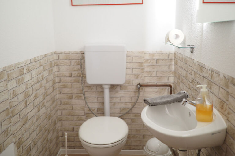 Felsen - Extra WC im Obergeschoss