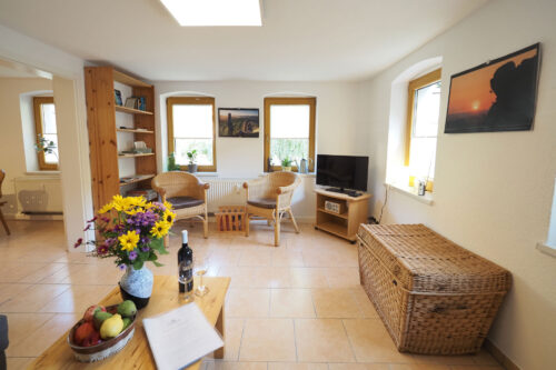 Felsen - gemütliches Wohnzimmer mit angrenzendem Esszimmer