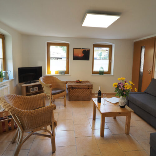 Felsen - gemütliches Wohnzimmer mit angrenzendem Esszimmer