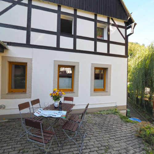 Felsen - eigene Terrasse mit Sitzmöglichkeit