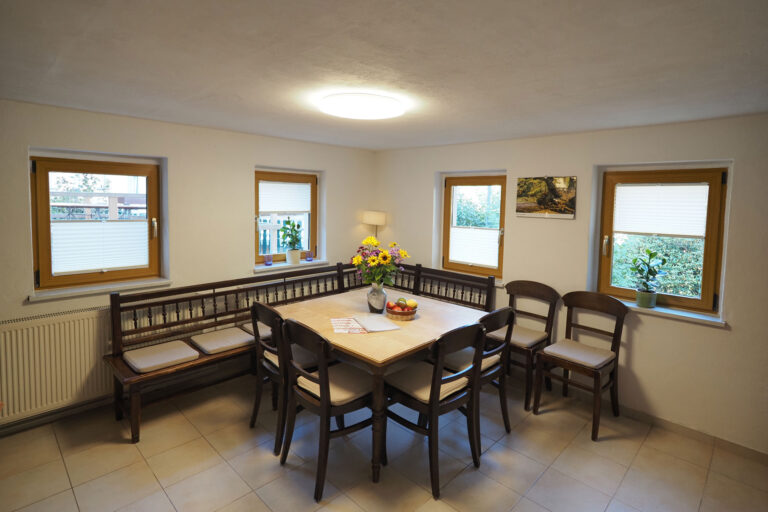 Tal - Wohnküche mit Esstisch