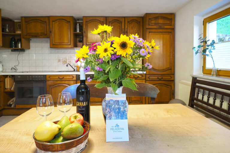 Tal - Wohnküche mit Esstisch