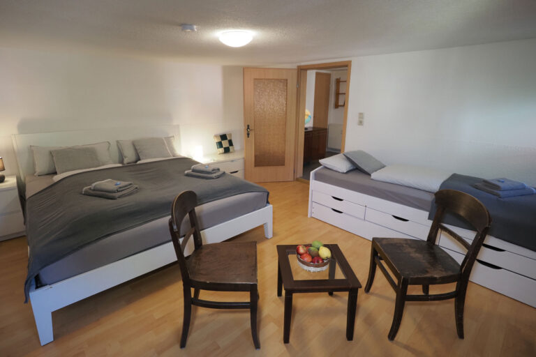 Tal - Schlafzimmer für 3 Personen (1. Etage)