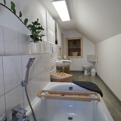 Tal - Bad mit Wanne/WC (1. Etage)